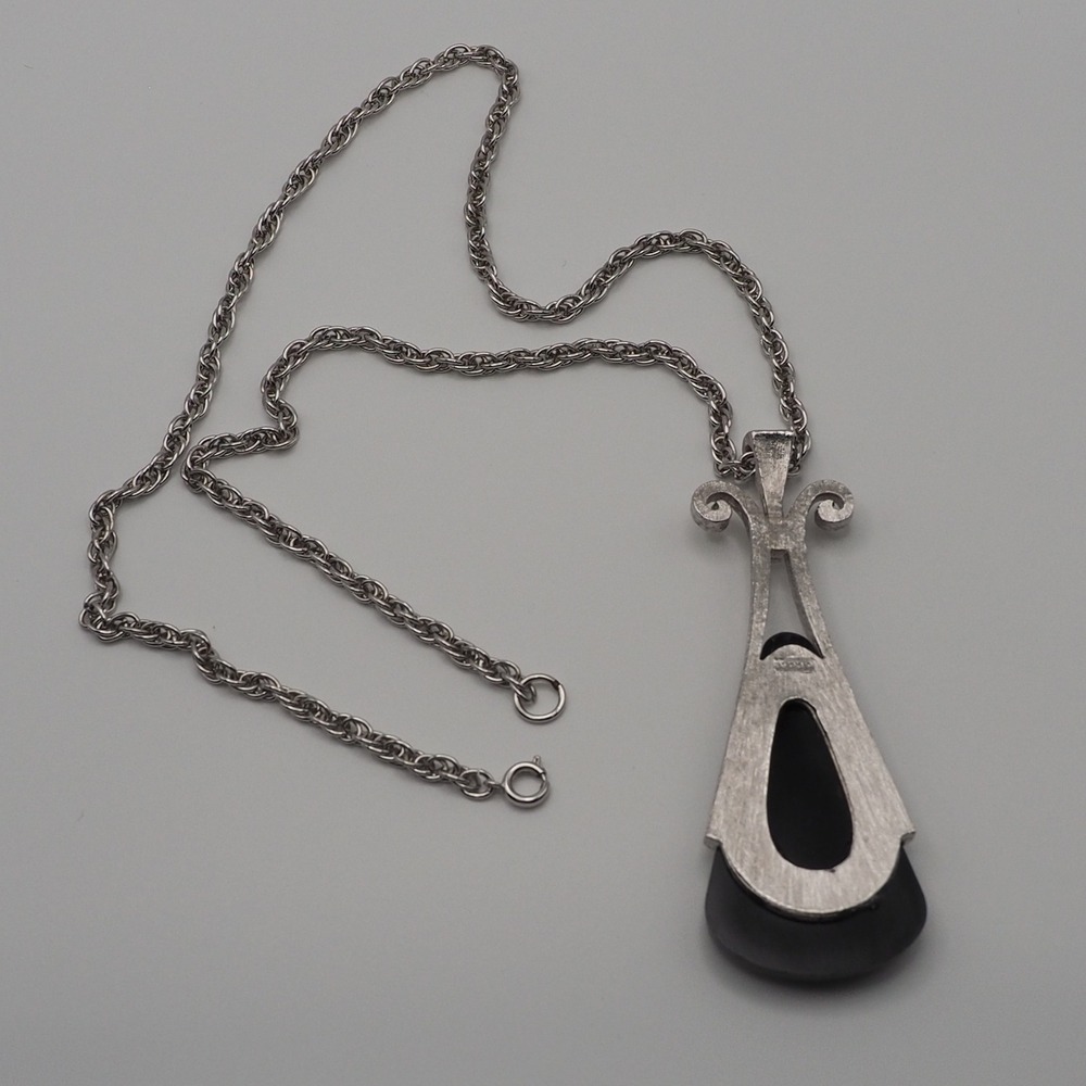 Avon Ebony Teardrop Pendant Necklace Black Silver Tone Long Rope Chain Large MCM - Picture 8 of 9